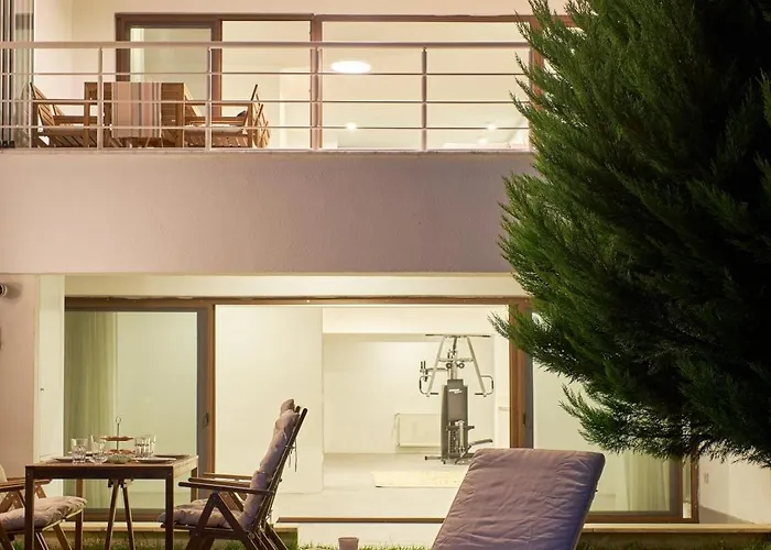 Stunning Sea View, Peaceful Family With Ac, Sauna, Gym & Shared Pool *