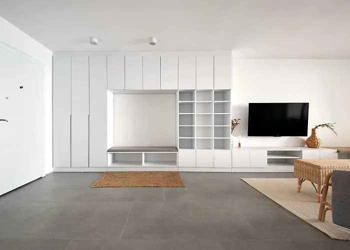 别墅 Stunning Sea View, Peaceful Family With Ac, Sauna, Gym & Shared Pool