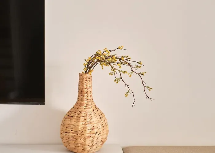 Stunning Sea View, Peaceful Family With Ac, Sauna, Gym & Shared Pool