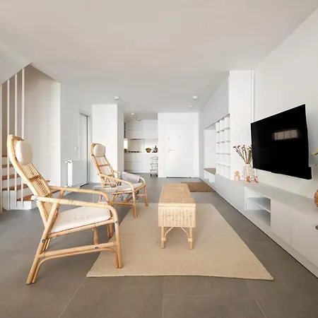 וילה Serene Sea View Family Escape With Private Sauna סיליברי