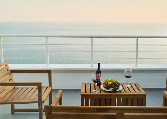 Stunning Sea View, Peaceful Family With Ac, Sauna, Gym & Shared Pool *