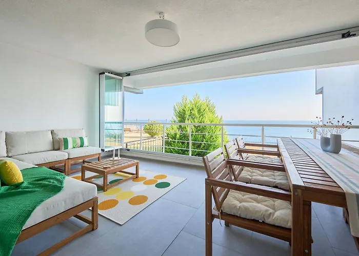 Villa Stunning Sea View, Peaceful Family With Ac, Sauna, Gym & Shared Pool