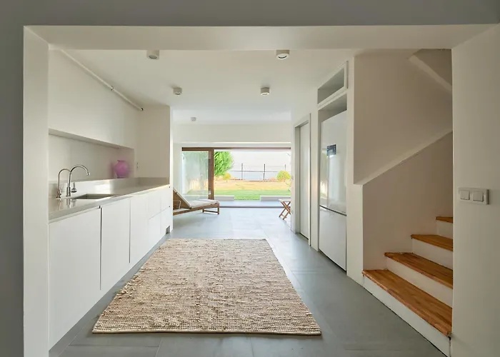 Villa Stunning Sea View, Peaceful Family With Ac, Sauna, Gym & Shared Pool *