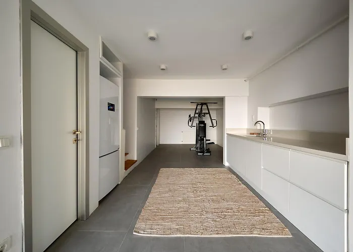 Villa Stunning Sea View, Peaceful Family With Ac, Sauna, Gym & Shared Pool