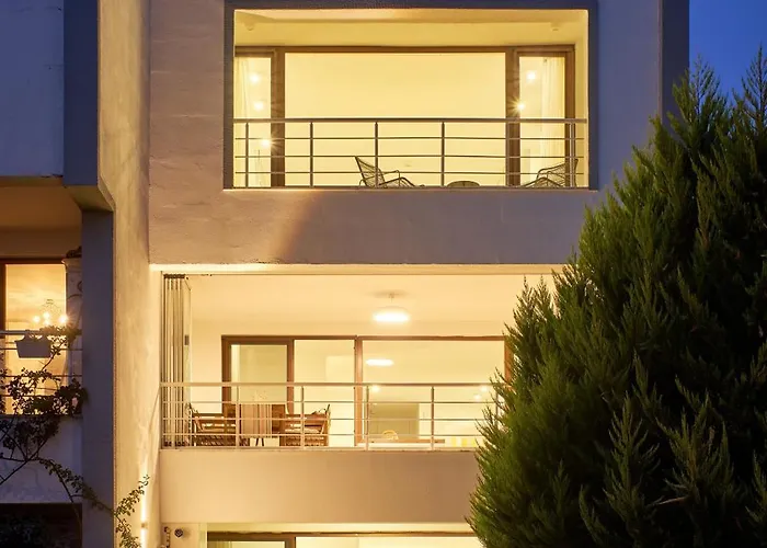 Stunning Sea View, Peaceful Family With Ac, Sauna, Gym & Shared Pool *